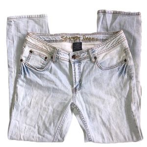 Light Wash Straight Leg Squeeze Jeans